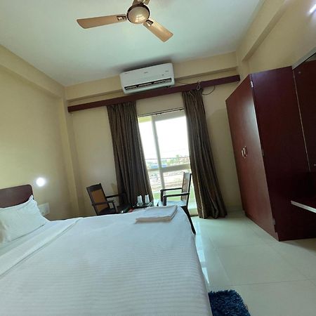 Hotel Golden Wave Puri Exterior foto