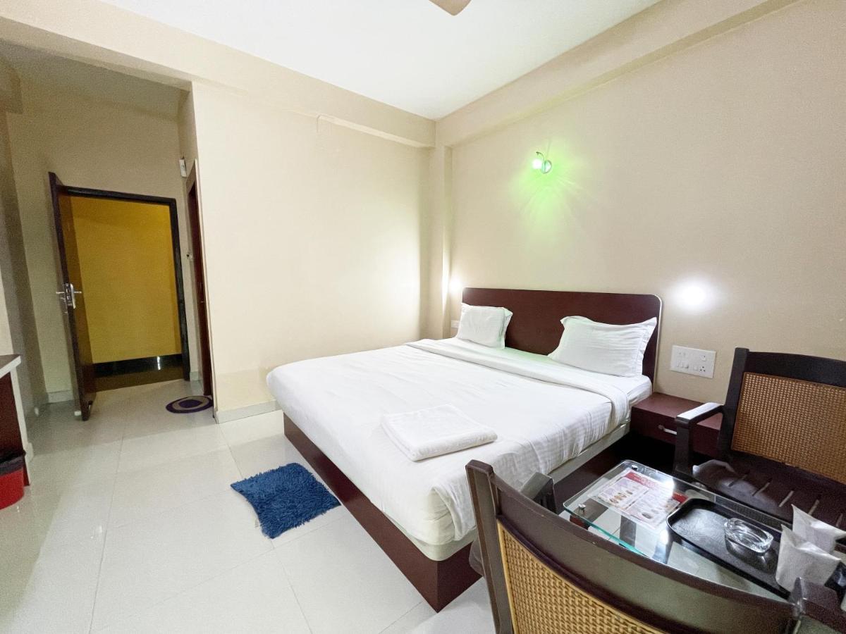 Hotel Golden Wave Puri Exterior foto