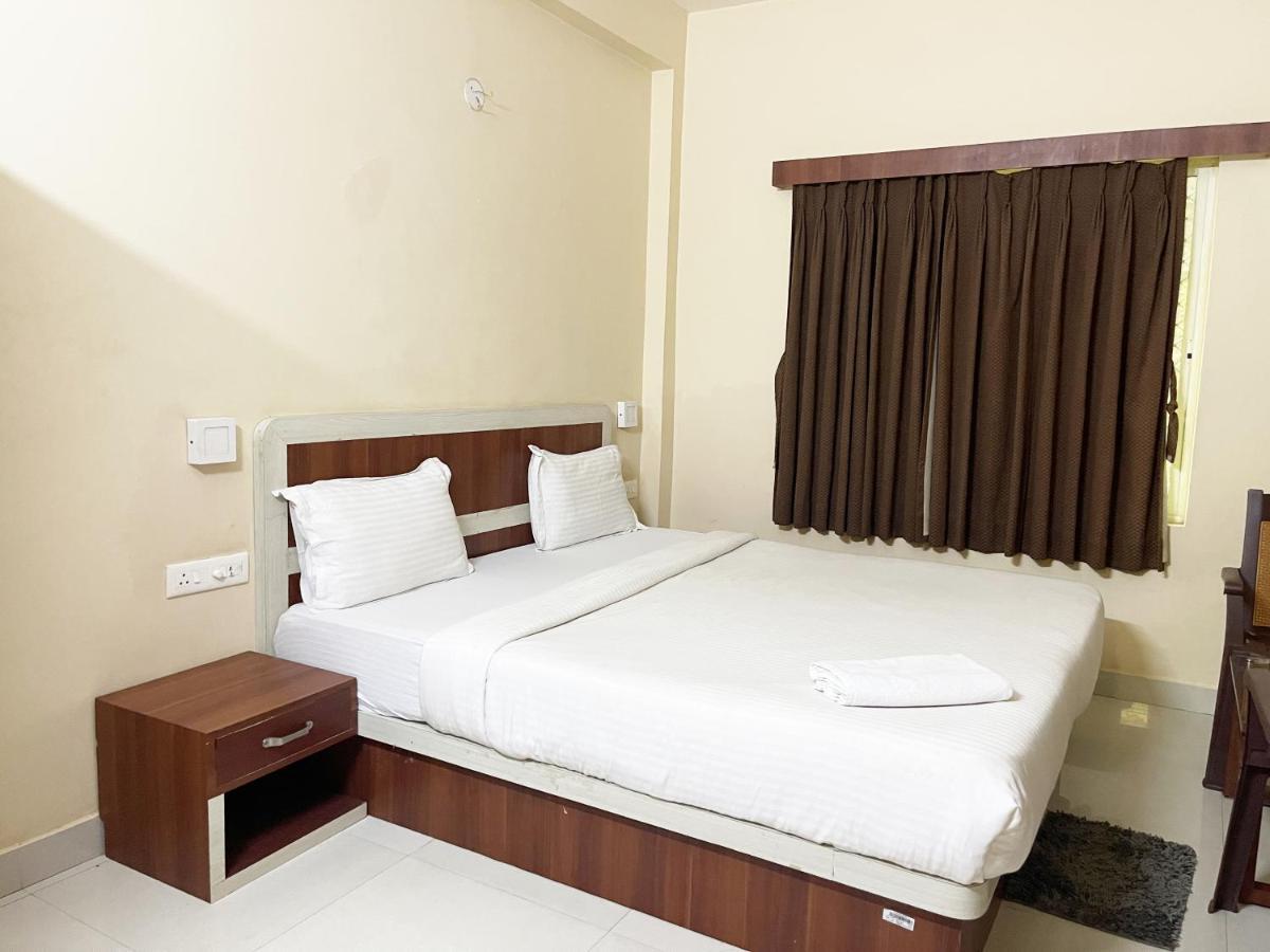 Hotel Golden Wave Puri Exterior foto
