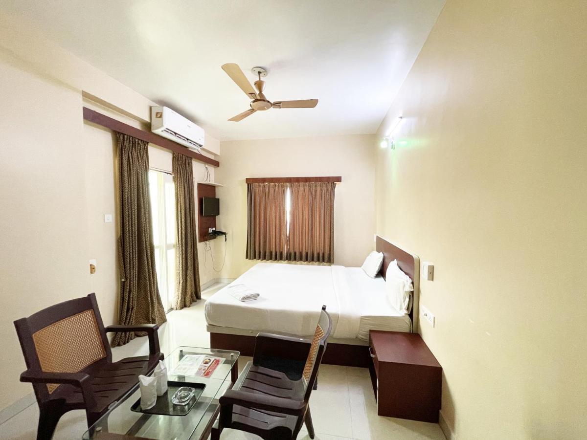Hotel Golden Wave Puri Exterior foto