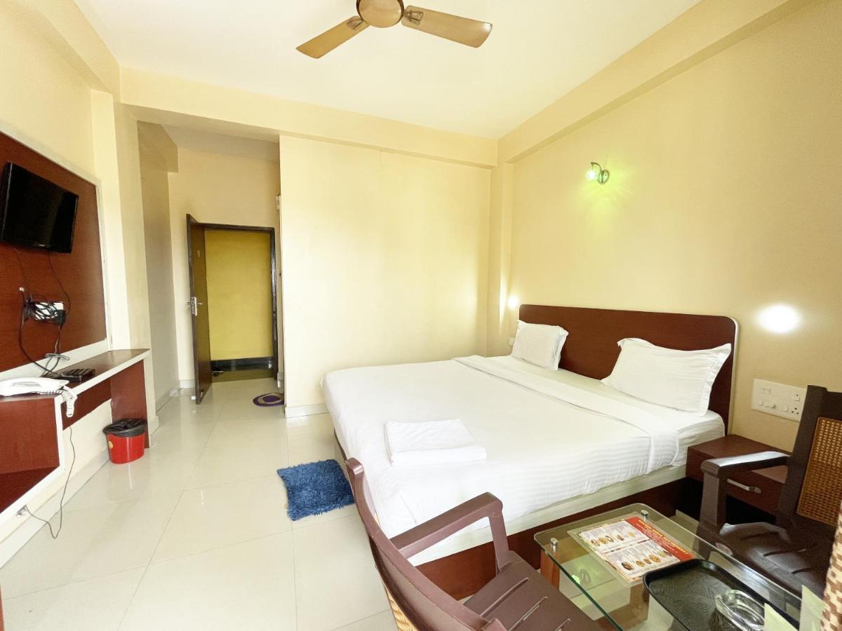Hotel Golden Wave Puri Exterior foto
