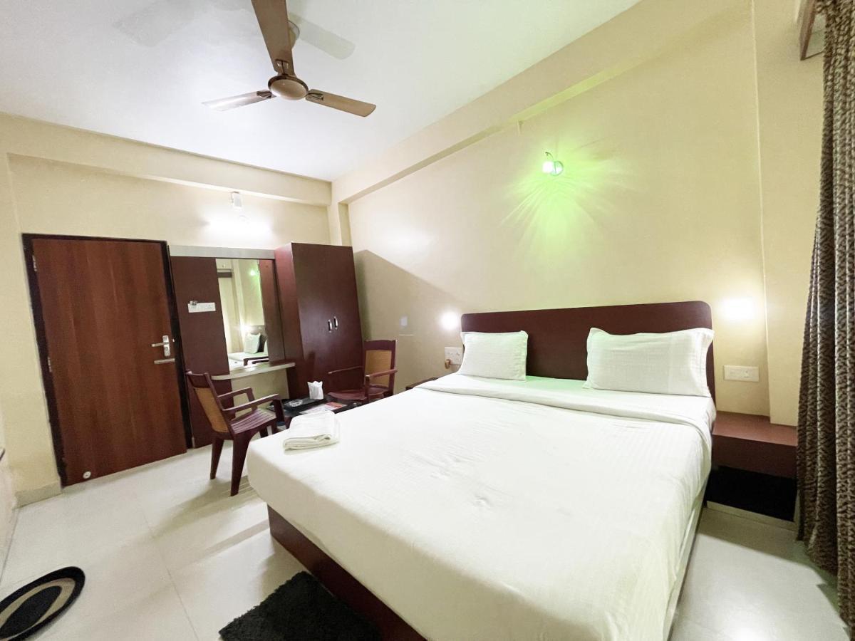 Hotel Golden Wave Puri Exterior foto