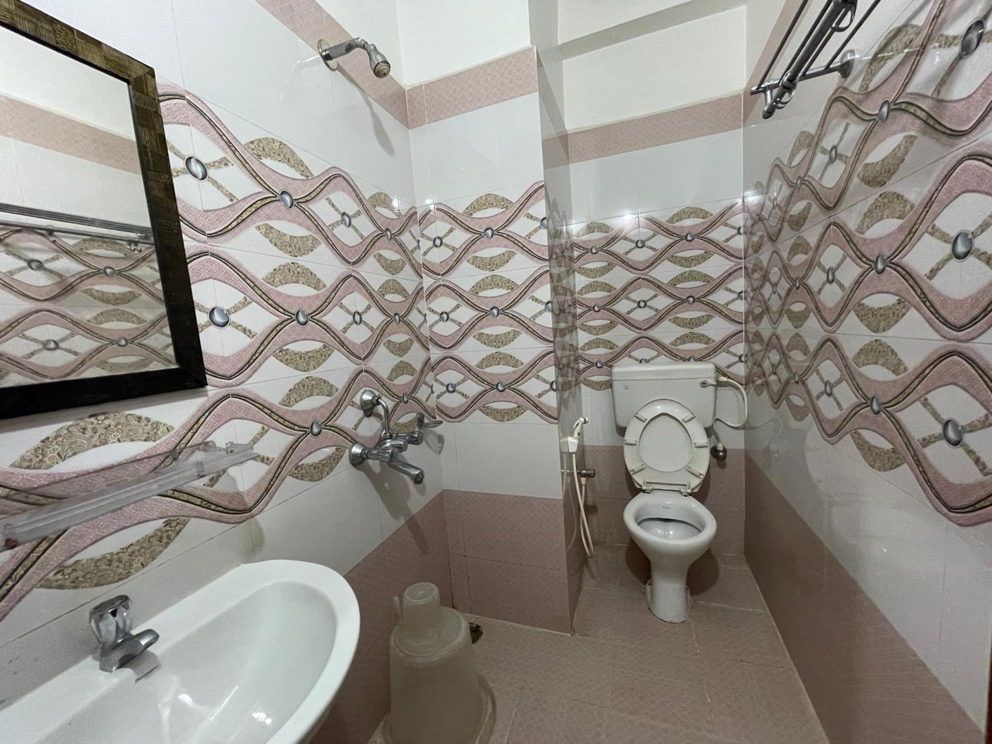 Hotel Golden Wave Puri Exterior foto